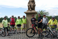 P1810247_SCB-kopflos-am-Rheinufer-von-Bonn